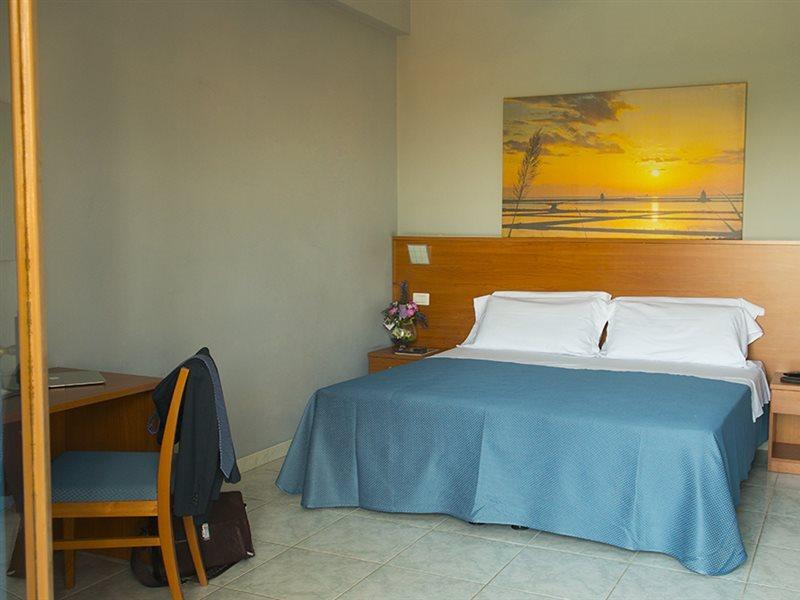 Hotel Dei Pini Порто Емпедокле Екстериор снимка