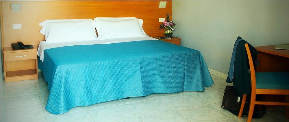 Hotel Dei Pini Порто Емпедокле Екстериор снимка