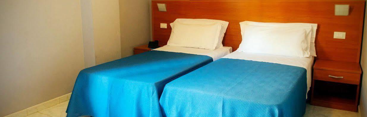 Hotel Dei Pini Порто Емпедокле Екстериор снимка